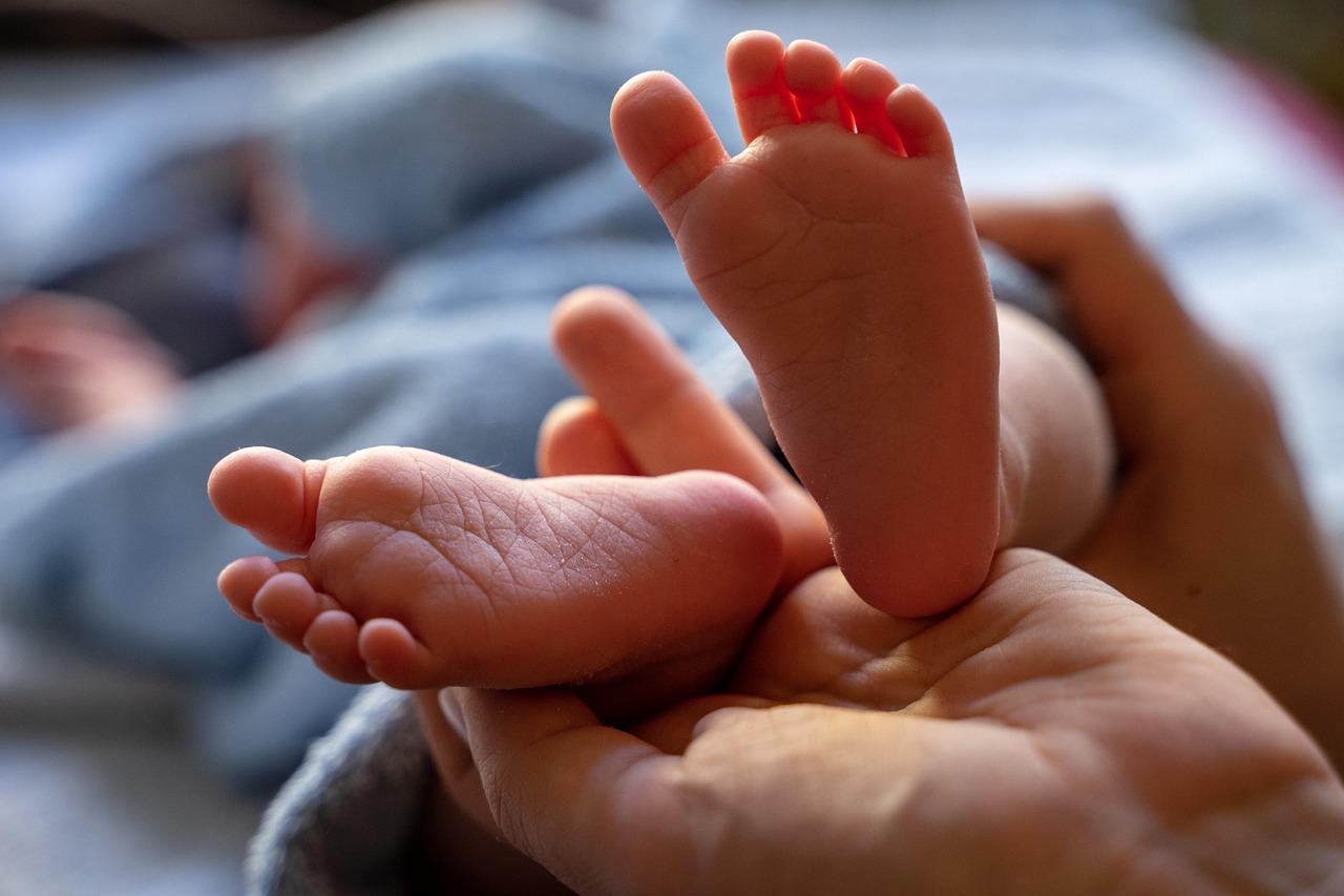 足の臭いが気になる子供への効果的な対策は？